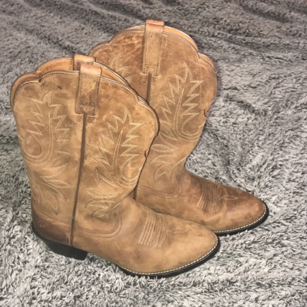 ARIAT Size 7 Cowboy Style Boots Brown Detail